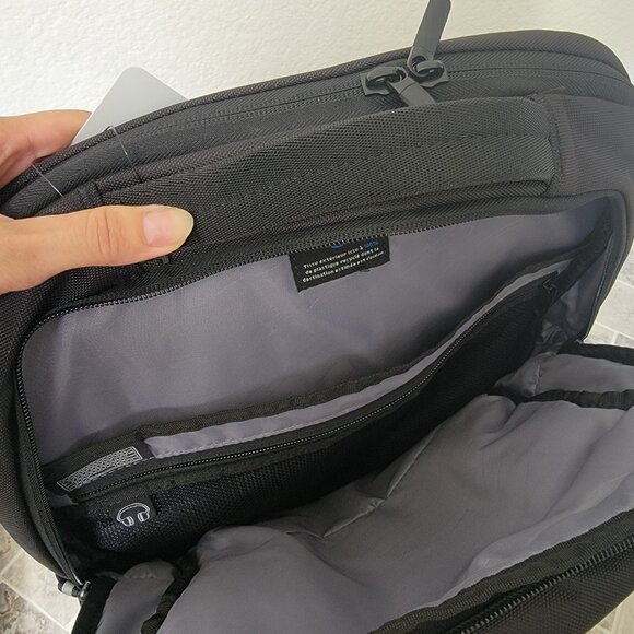 DELL EcoLoop Pro Laptop Backpack 17 BRAND NEW WITH TAGS - Picture 10 of 16